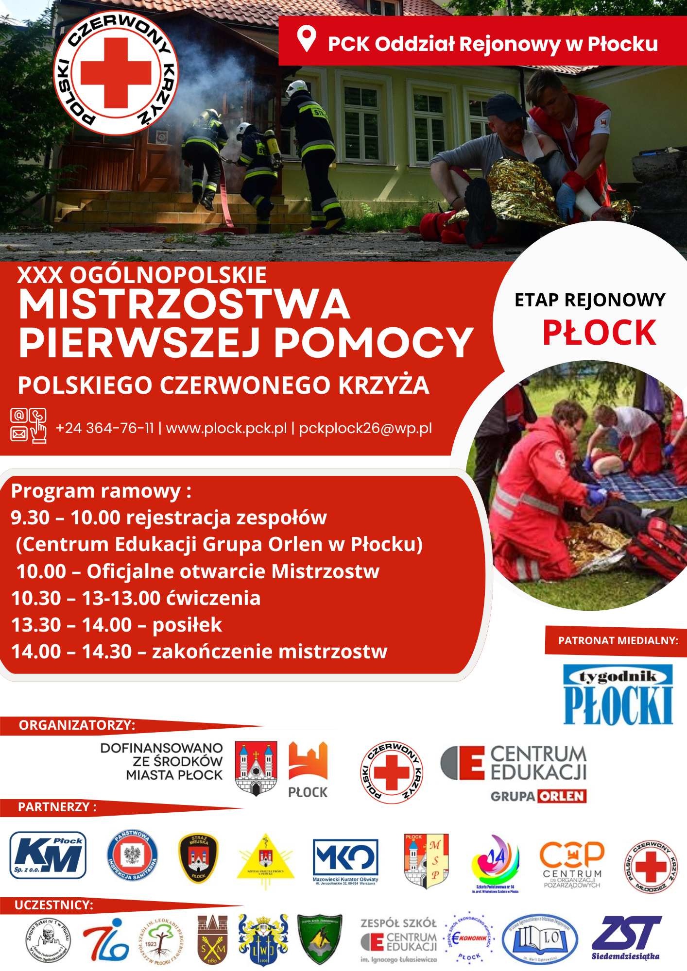 Plakat informacyjny XXX Ogólnopolskich Mistrzostw Pierwszej Pomocy Polskiego Czerwonego Krzyża – etap rejonowy w Płocku, prezentujący program wydarzenia, zdjęcia akcji ratowniczych oraz logotypy organizatorów i partnerów.